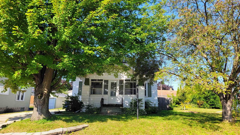 521 Wilson St, New London, WI 54140