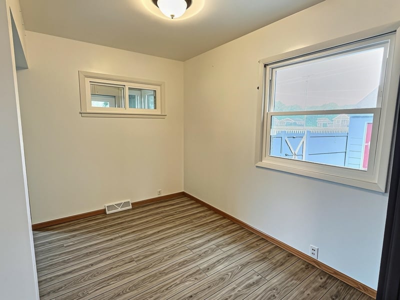 516 E Custer Ave, Oshkosh, WI 54901