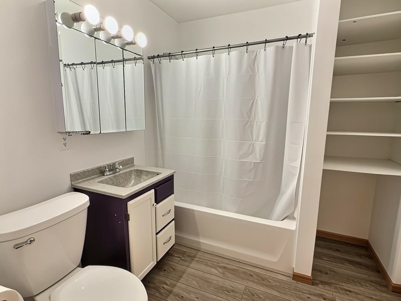 516 E Custer Ave, Oshkosh, WI 54901
