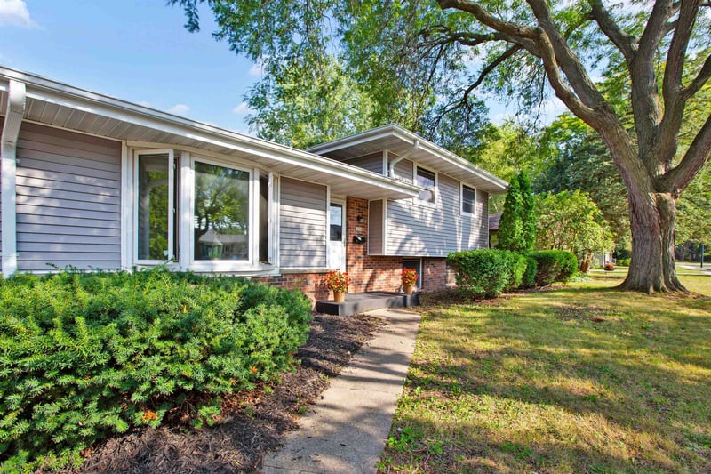 1030 Devonshire Dr, Oshkosh, WI 54902