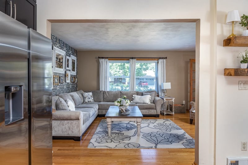 1914 Amy Jo Dr, Oshkosh, WI 54904-8842