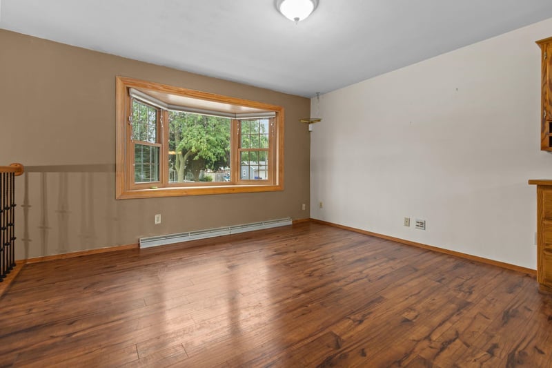 2613 S Jason Dr, Appleton, WI 54915-4438