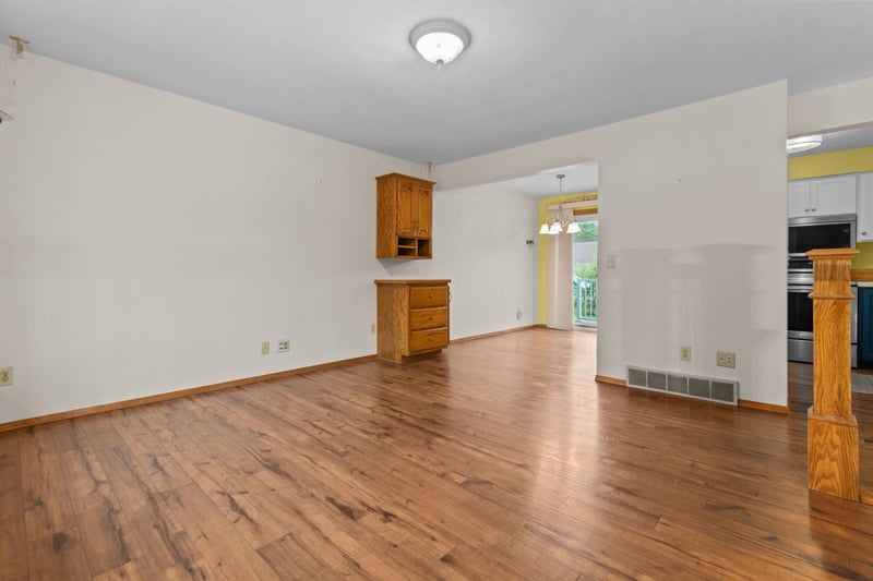 2613 S Jason Dr, Appleton, WI 54915-4438