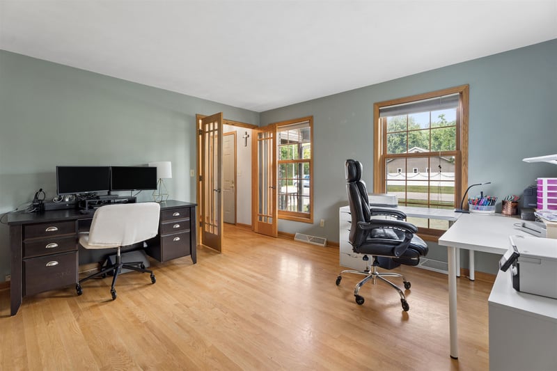1029 Highland Park Rd, Neenah, WI 54956