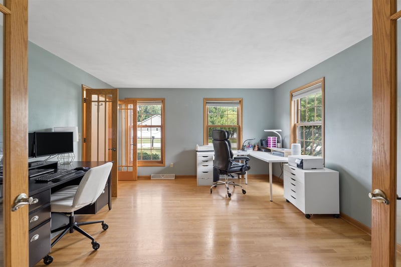 1029 Highland Park Rd, Neenah, WI 54956