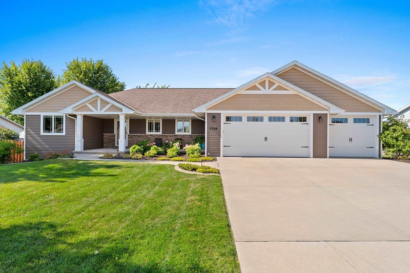 3708 Hoosier Way, New Franken, WI 54229-9821