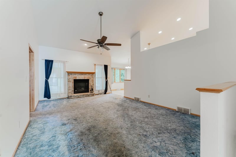 465 W Packer Ave, Oshkosh, WI 54901-1585