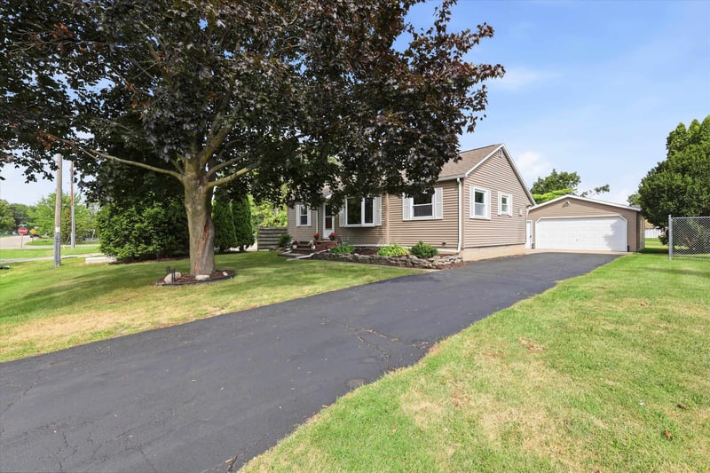 2412 Carleton Ave, Appleton, WI 54915