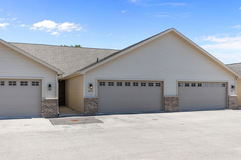 2157 Royal Crest Cir #1, Green Bay, WI 54311
