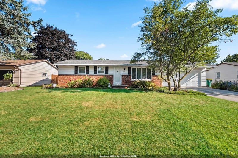 2579 Van Beek Rd, Green Bay, WI 54311