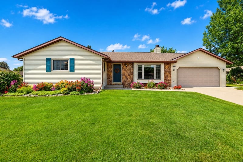 1841 Baltic Cir, Green Bay, WI 54311