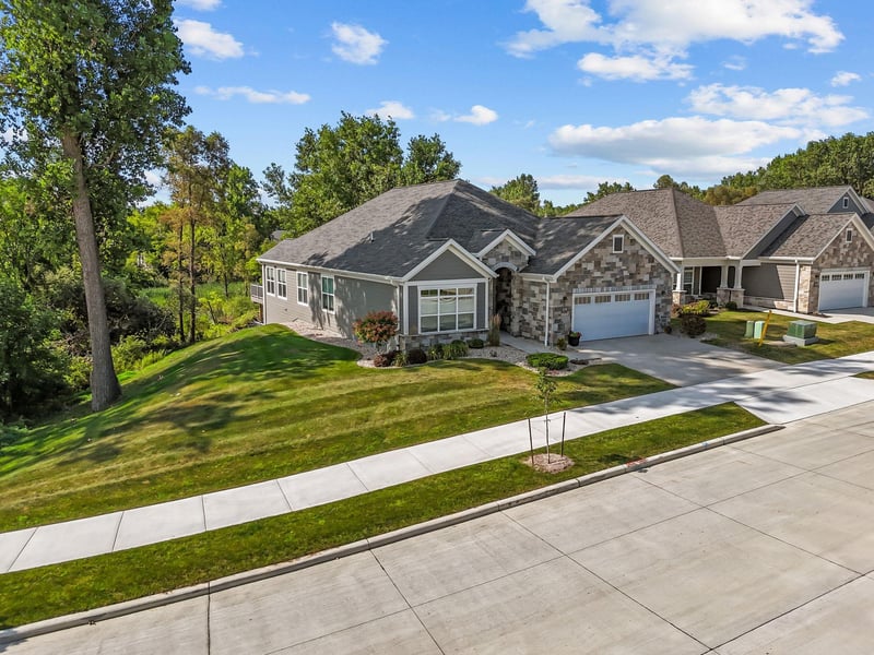 2179 E Baldeagle Dr, Appleton, WI 54913