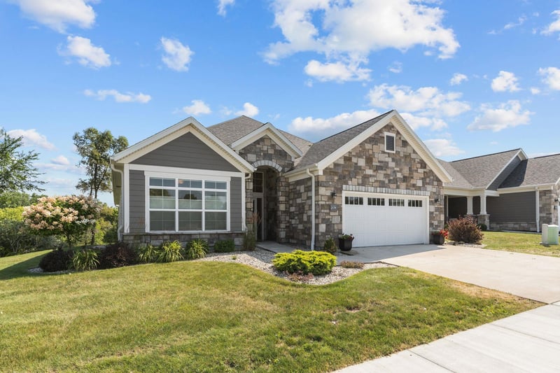 2179 E Baldeagle Dr, Appleton, WI 54913