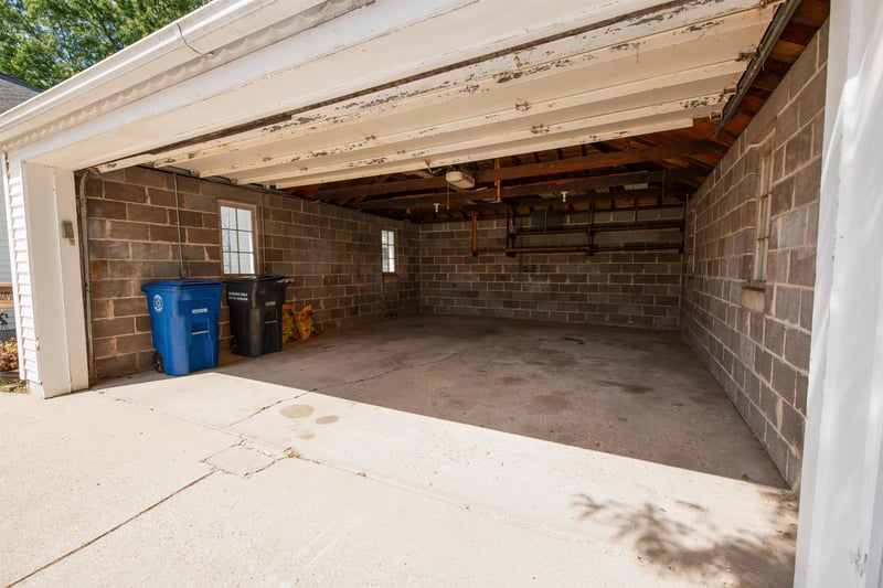1642 Sheridan St, Oshkosh, WI 54901
