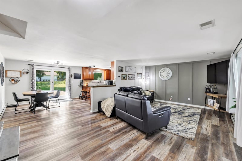 2824 Otto Ct, Green Bay, WI 54313