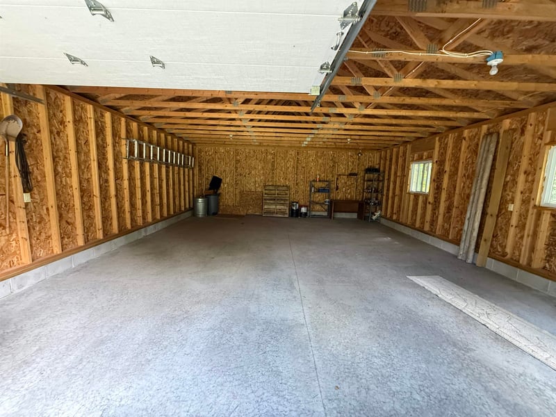 W8514 Timm Ln, Shawano, WI 54166