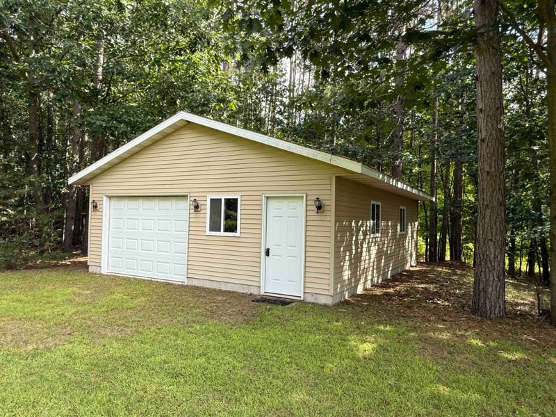 W8514 Timm Ln, Shawano, WI 54166