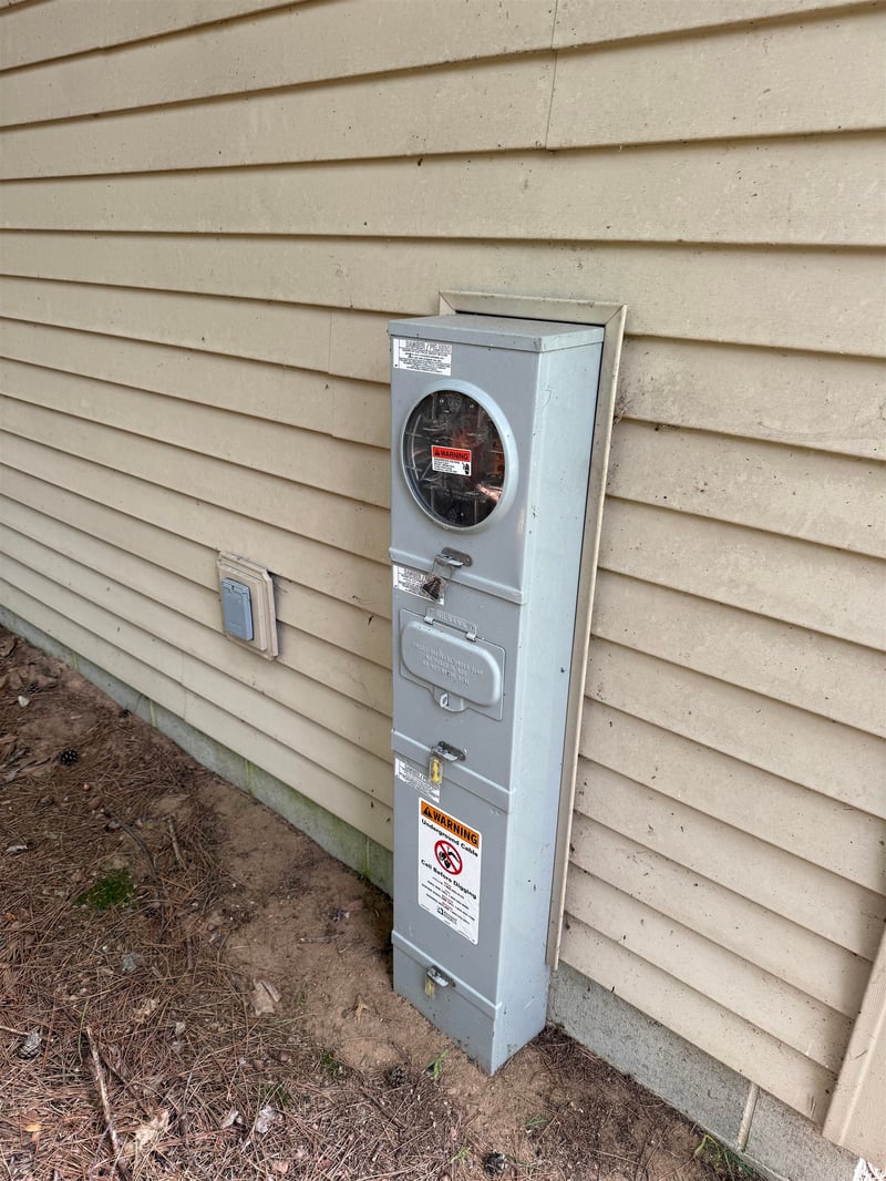 W8514 Timm Ln, Shawano, WI 54166