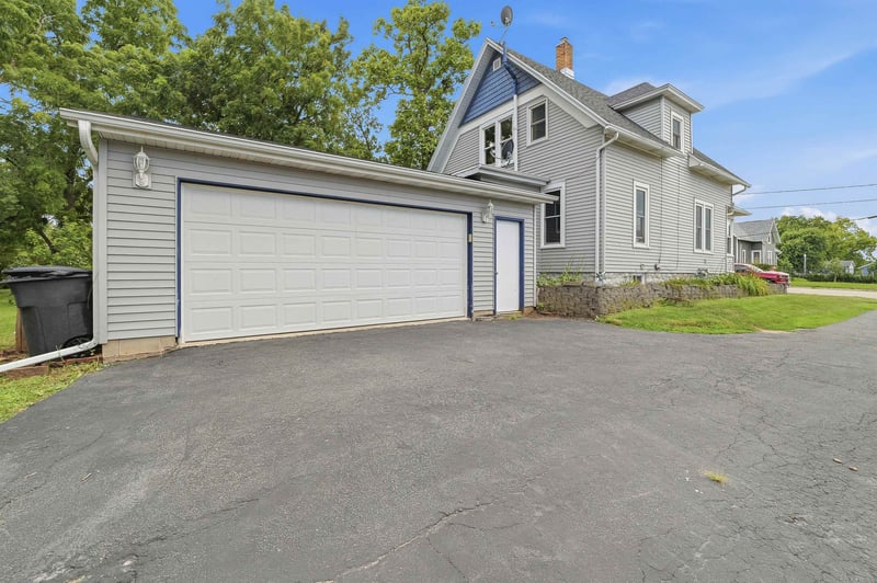 330 Jackson Ave, Omro, WI 54963