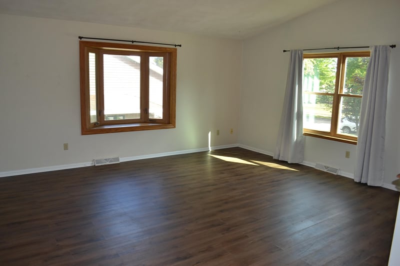 40 Rolling Green Cir, Oshkosh, WI 54904-6554
