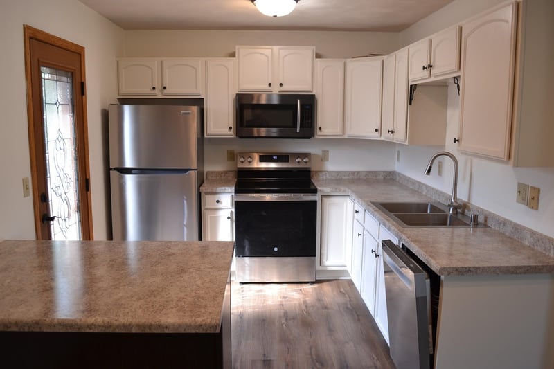 40 Rolling Green Cir, Oshkosh, WI 54904-6554