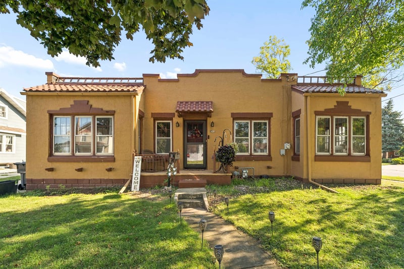 303 W Forest Ave, Neenah, WI 54956