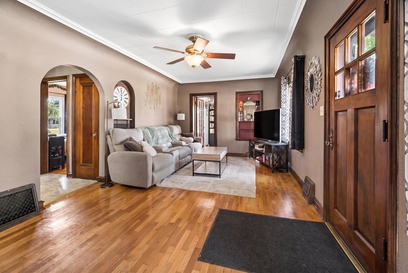 303 W Forest Ave, Neenah, WI 54956