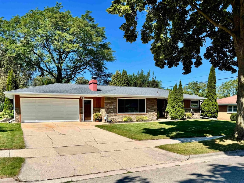 1700 Chateau Dr, Green Bay, WI 54301-9999