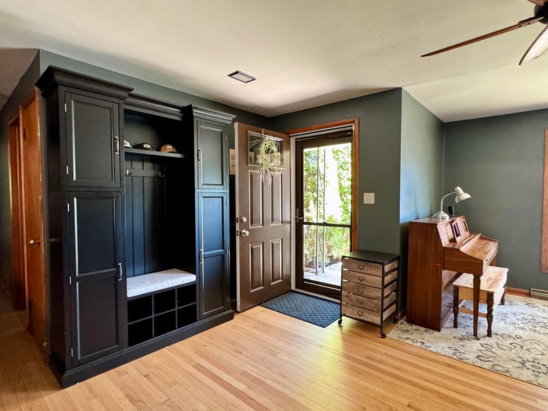 1700 Chateau Dr, Green Bay, WI 54301-9999