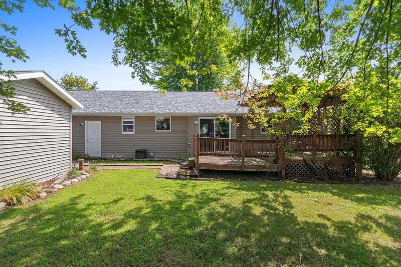 2093 Weedy St, Suamico, WI 54313