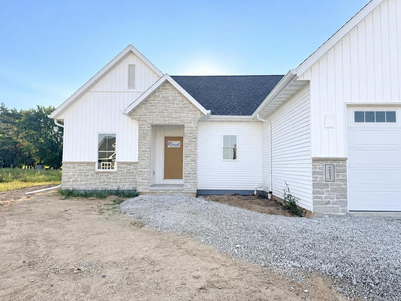 N8844 Galway Ln, Menasha, WI 54115