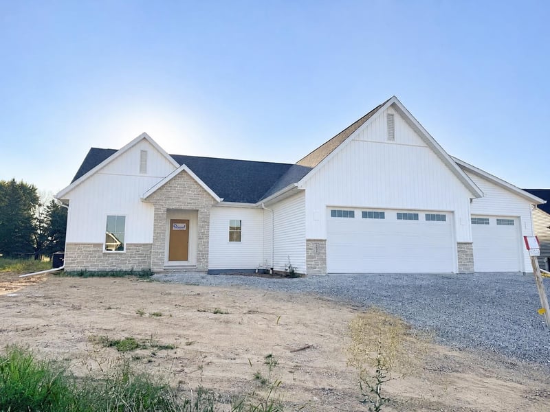 N8844 Galway Ln, Menasha, WI 54115