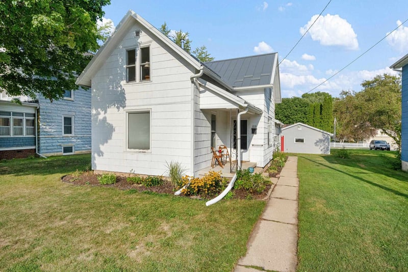 218 Cleveland St, Brillion, WI 54110
