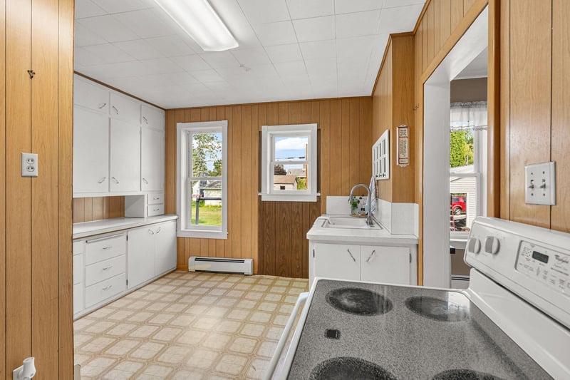 218 Cleveland St, Brillion, WI 54110