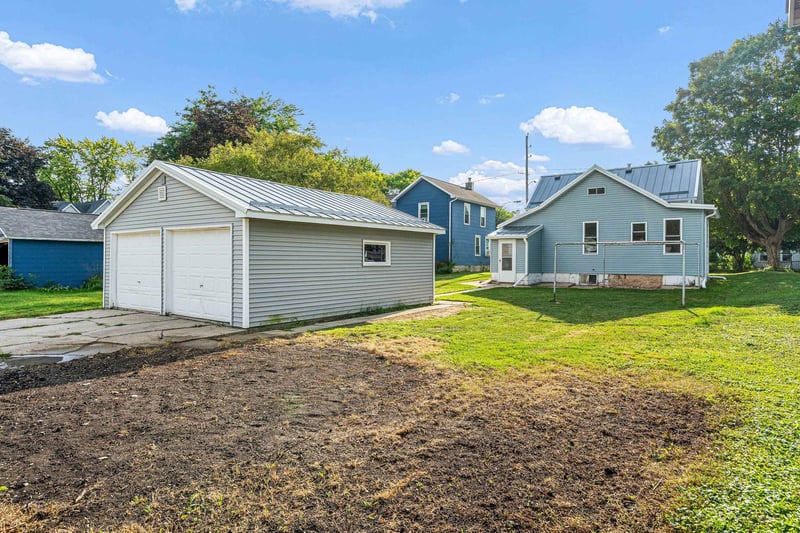 218 Cleveland St, Brillion, WI 54110