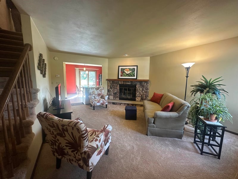 800 S Westhaven Pl #D, Appleton, WI 54914