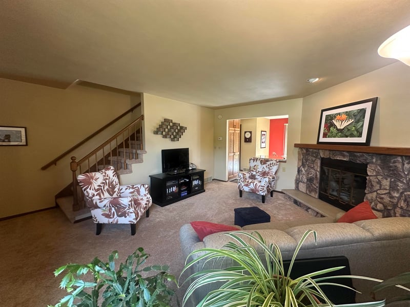 800 S Westhaven Pl #D, Appleton, WI 54914