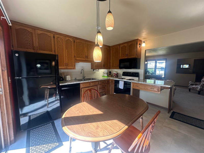 800 S Westhaven Pl #D, Appleton, WI 54914