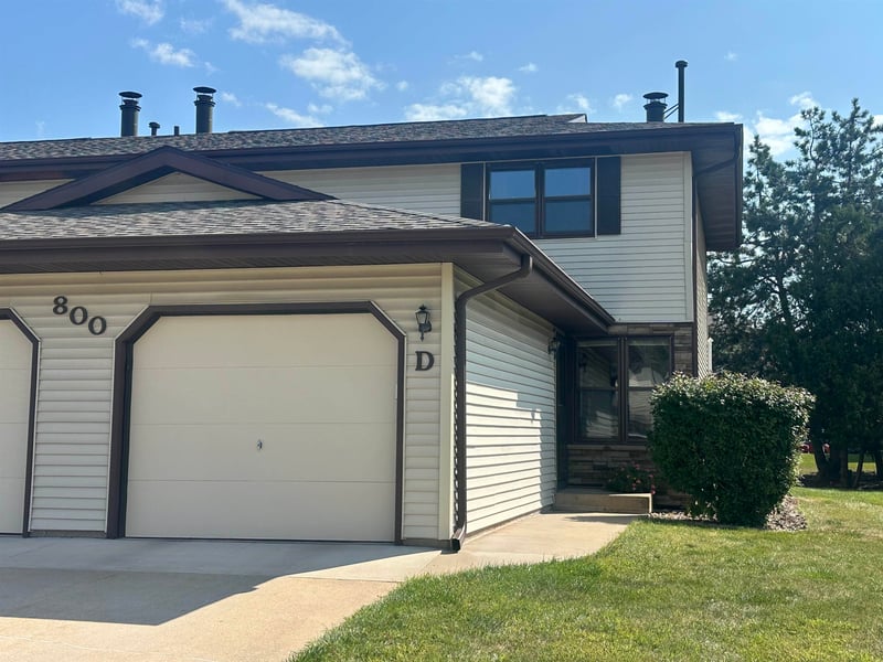 800 S Westhaven Pl #D, Appleton, WI 54914