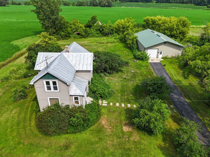 1952 County Rd Ff, Oshkosh, WI 54904