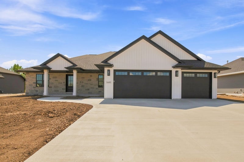 3685 Ella Jo Way, De Pere, WI 54115