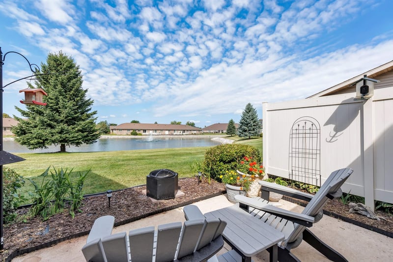 1265 Pond View Cir, De Pere, WI 54115