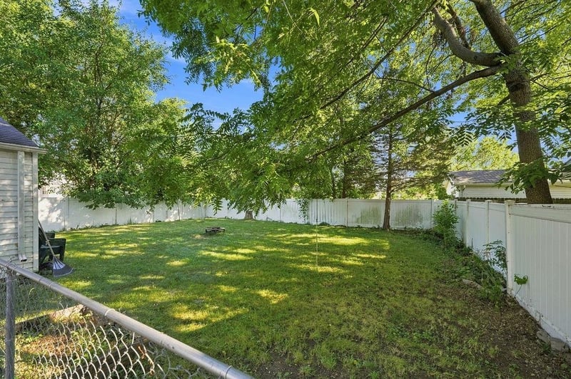 413 E Irving Ave, Oshkosh, WI 54901