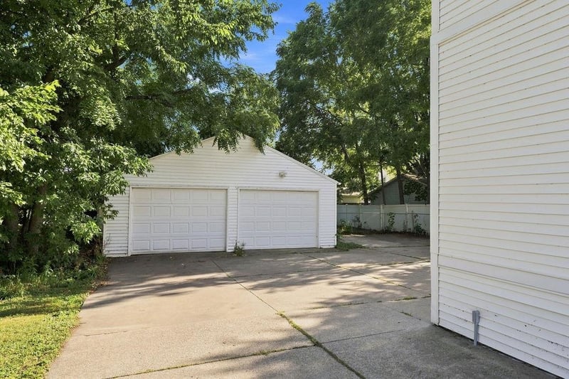 413 E Irving Ave, Oshkosh, WI 54901
