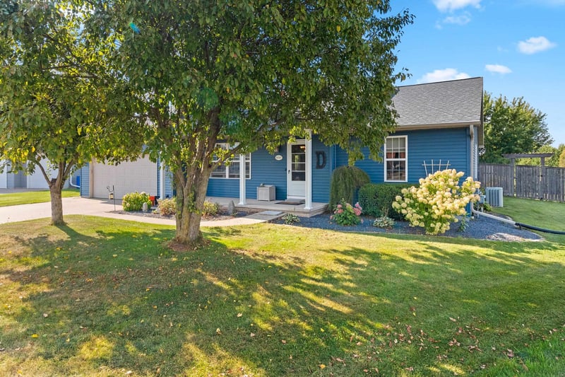 N1747 Hot Springs Ct, Greenville, WI 54942