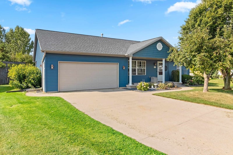 N1747 Hot Springs Ct, Greenville, WI 54942