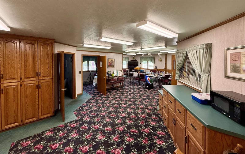 2330 Meadow Park Dr, Green Bay, WI 54311-6941