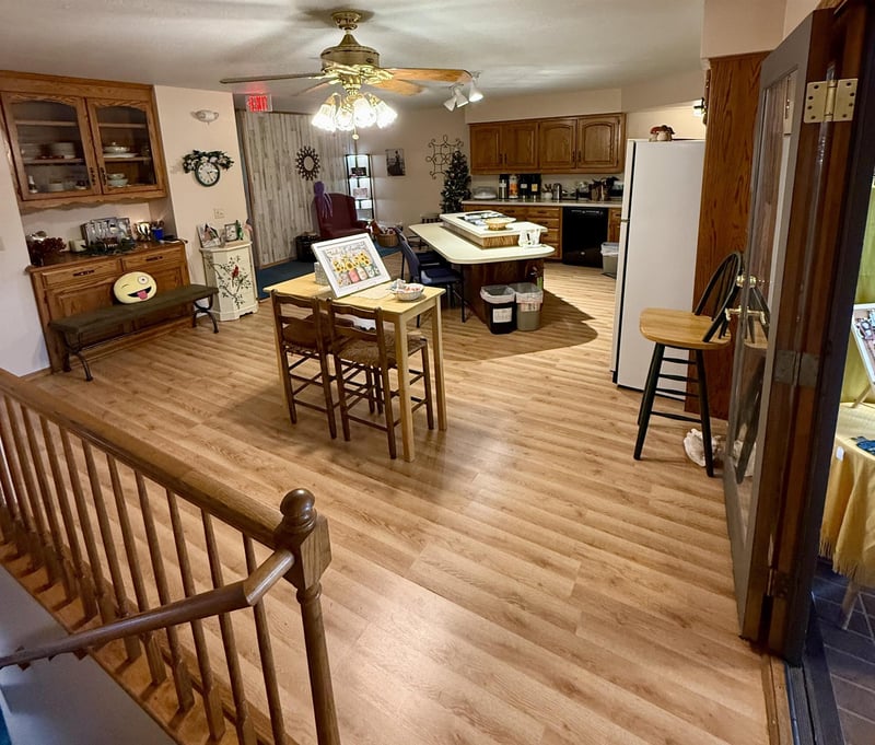 2330 Meadow Park Dr, Green Bay, WI 54311-6941