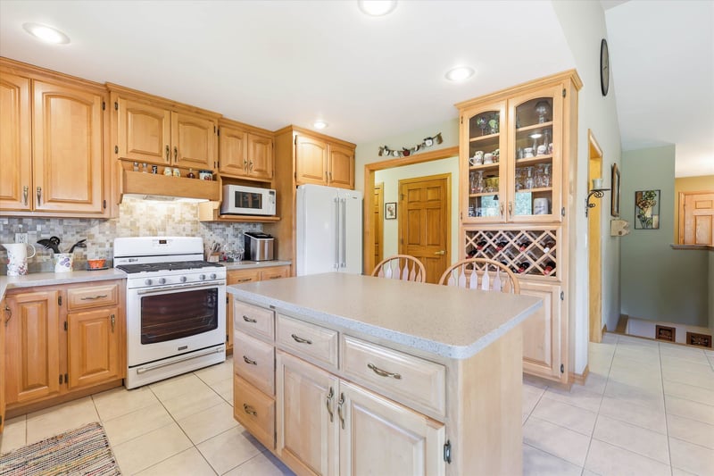 2901 Windhaven Trl, Green Bay, WI 54313