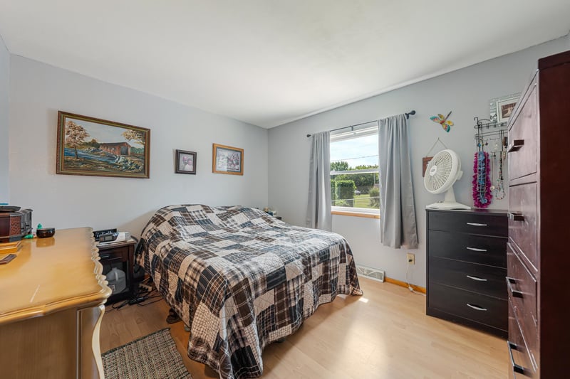 731 Pine St, Winneconne, WI 54986